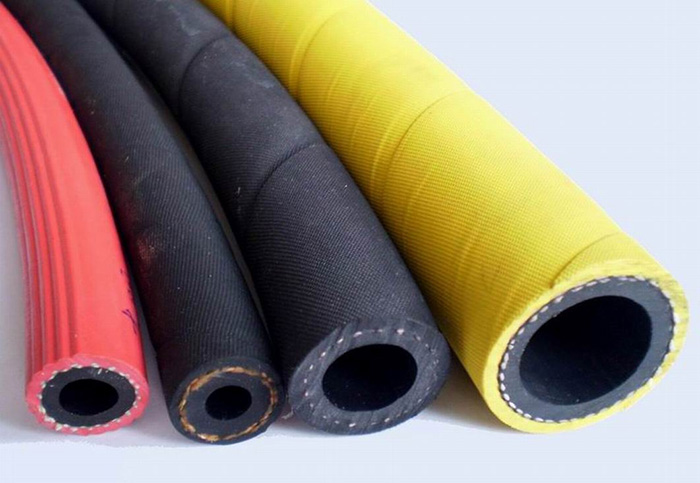 Материалы шлангов: NBR, EPDM, Viton – в чем разница?